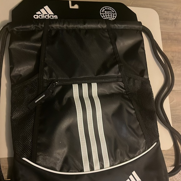 Adidas - Picture 3 of 3